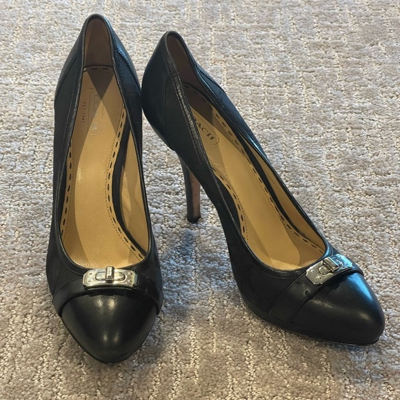 Coach Camille Signature Turn Lock Black Pump, Leather/Jacquard, Almond Toe, 8.5B - Picture 13 of 13